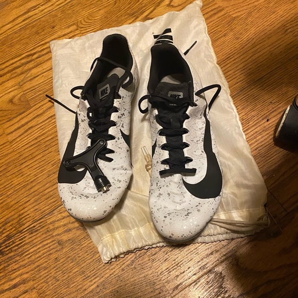 Track spikes with new spikes. Spike key included. Bag included. Size- men’s 11.5 - Picture 4 of 4